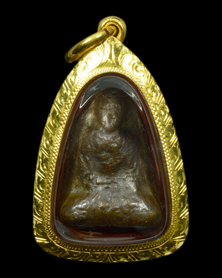 พระรอดลำปางหลวง วัดพระธาตุลำปาง เนื้อสำริดจัดจัด 2475 จ.ลำปาง สภาพสวยมาก+เลี่ยมทองหนาหนา+บัตรรับรอง