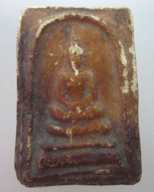 พระสมเด็จลงรักน้ำเกลี้ยงเก่าครับ