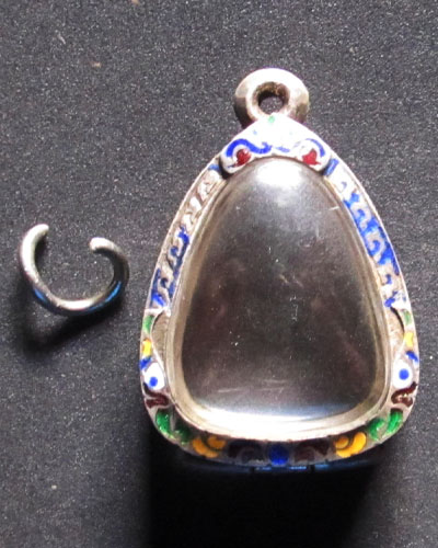 ตลับเงินสามเหลี่ยม มือสอง