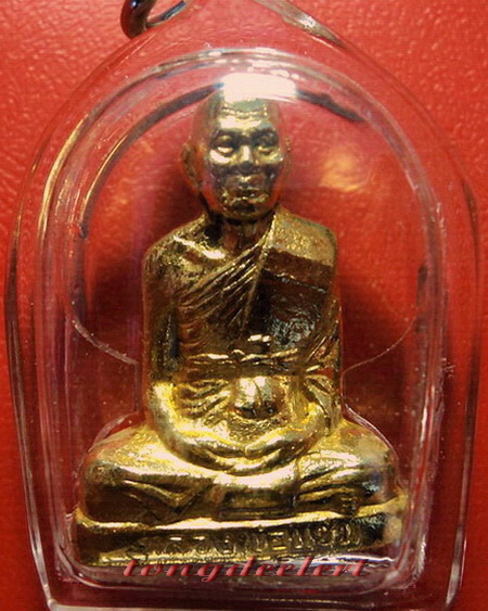 รูปเหมือนปั๊มหลวงพ่อแช่ม วัดดอนยายหอม รุ่นสร้างโรงพยาบาล กะไหล่ทอง สร้างน้อย หายาก สวยมากค่ะ