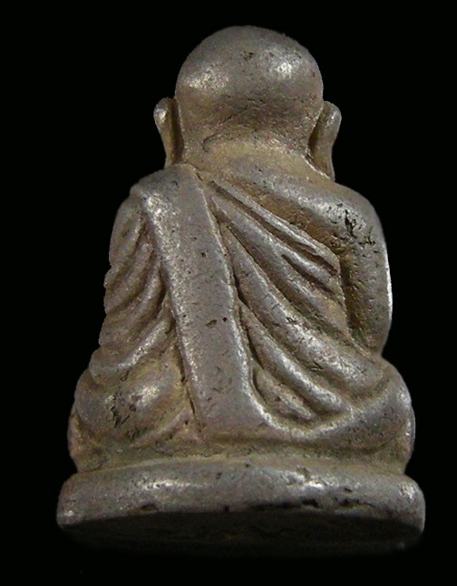 หลวงพ่อเงิน พิมพ์แป๊ะยิ้ม