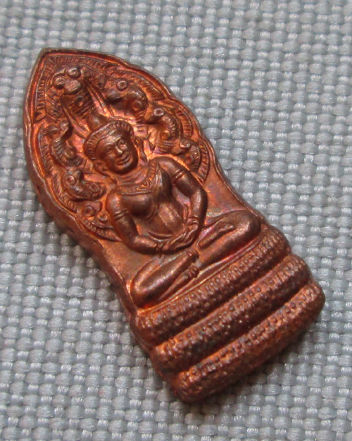 พระปรกใบมะขามรุ่นแรก หลวงพ่ออุ้น วัดตาลกง ปี40