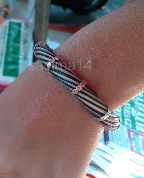 กำไลขนหางช้าง  หุ้มด้วยเงินแท้ 92.5%