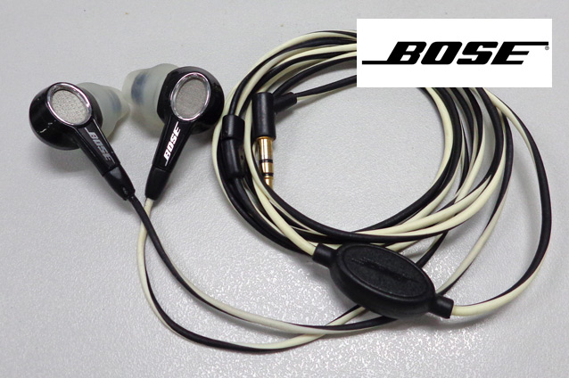 	หูฟัง BOSE ครับ ,เสียงตัวนี้คือหนานุ่มมากๆ มีมวลเบสอุ่นๆกระจายอยู่ทั่วทั้งเนื้อเสียง เสียงร้องเสียง