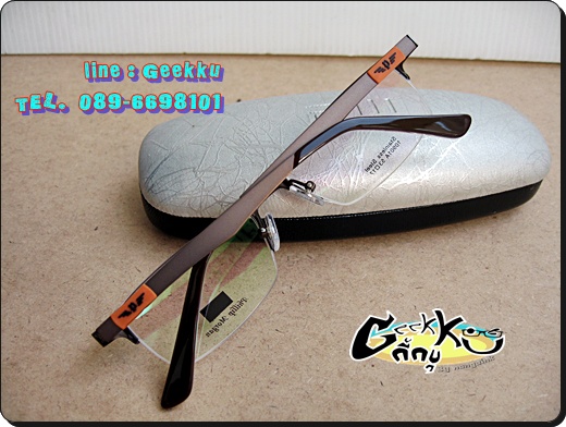 กรอบแว่นตา Phillip Morgan (P-4) ทรงครึ่งกรอบสีน้ำตาล กรอบทำจาก Stainless Steel น้ำหนักเบามากค่ะ