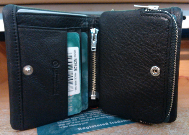 กระเป๋าสตางค์ หนัง fifteen sixteen สีดำ มีสายคล้องกับเข็มขัด หรือกระเป๋าได้