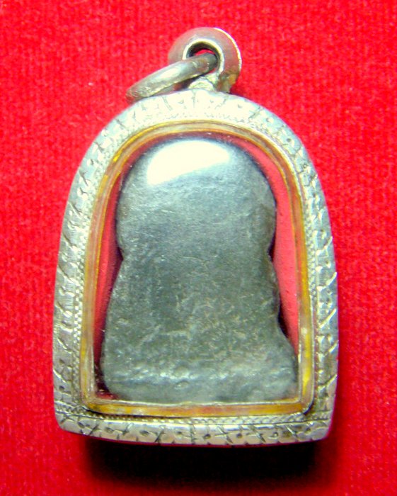 พระนาคปรกลพบุรี เนื้อชินเงินกรุเก่า