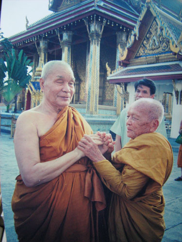 ประคำผงว่านเกสร108 รุ่นแรก หลวงพ่ออุตตมะ วัดวังก์วิเวการาม พิเศษมีเหรียญห้อยปลายประคำด้วยค่ะ