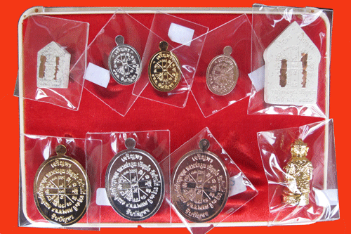 ชุดกรรมการพิเศษ หลวงพ่อคูณ รุ่น เจริญพร ชินบัญชร อ.ชินพร เป็นเจ้าพิธี 2557