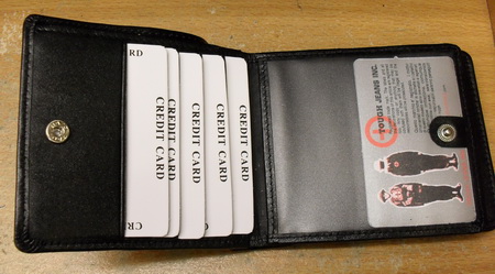 กระเป๋าสตางค์หนัง ใส่บัตรได้เพียบ