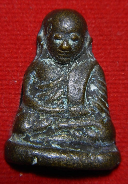 หลวงพ่อเงิน รุ่นปืนแตก ปี28 สนิมเขียว