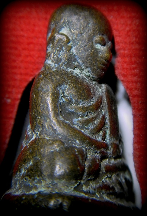 หลวงพ่อเงิน รุ่นปืนแตก ปี28 สนิมเขียว