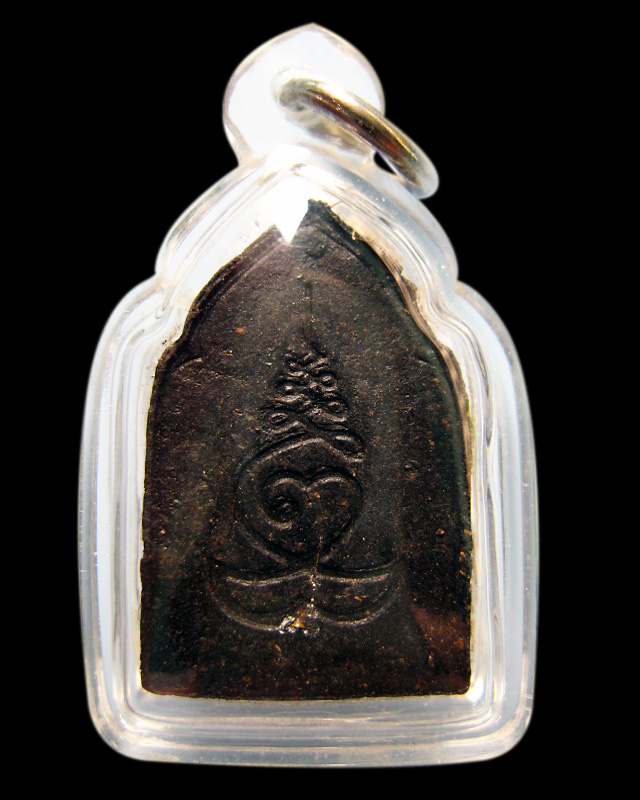 พระปิดตาห้าเหลี่ยม เนื้อดำ ฝังตะกรุดทองเหลือง หลวงปู่บัว ถามโก รุ่นที่ระลึกหล่อรูปเหมือน ปี ๒๕๔๑