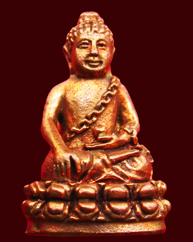 พระชัยวัฒน์ " รุ่นสร้างบารมี " หลวงปู่บัว ถามโก วัดเกาะตะเคียน จ.ตราด ออกวัดแหลมกลัด เนื้อทองผสม / ๒