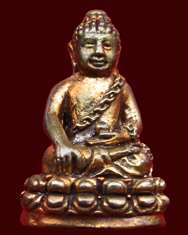 พระชัยวัฒน์ "รุ่นสร้างบารมี " เนื้อนวะก้นอุดผง หลวงปู่บัว ถามโก วัดเกาะตะเคียน จ.ตราด ออกวัดแหลมกลัด