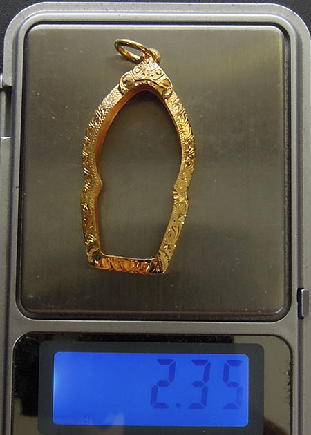 กรอบทอง ยกซุ้ม มือ1ใส่ พระปรกประชาเอวคอด หลวงปู่ทิม วัดละหารไร่ จ.ระยอง 2517 น้ำหนัก2.35กรัม