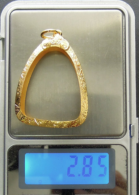 กรอบทอง ยกซุ้ม มือ1ใส่ พระปิดตาวัดหนองกาน้ำ หลวงปู่ทิม วัดละหารไร่ จ.ระยอง น้ำหนัก2.85กรัม