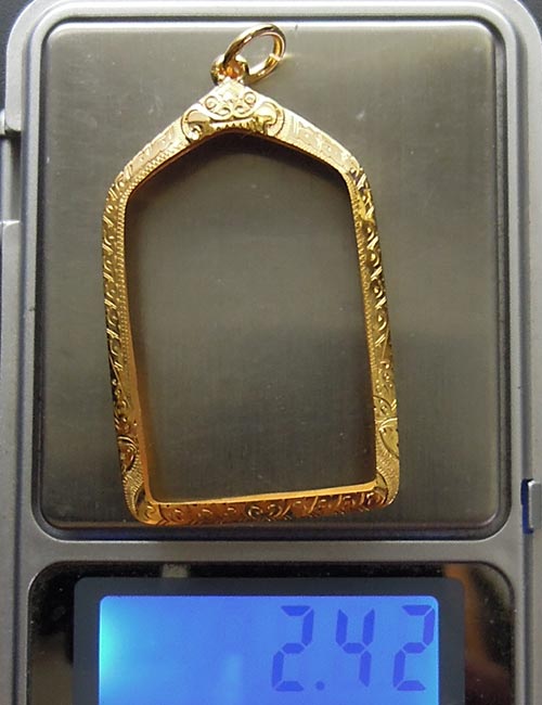 กรอบทอง ยกซุ้ม มือ1ใส่ เหรียญห้าเหลี่ยม หลวงปู่ทวด วัดช้างให้ จ.ปัตตานี 2508 น้ำหนัก2.42กรัม