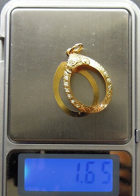 กรอบทอง ยกซุ้ม มือ1ใส่เหรียญเม็ดแตง06, 08 หลวงปู่ทวด วัดช้างให้ จ.ปัตตานี น้ำหนัก1.65กรัม