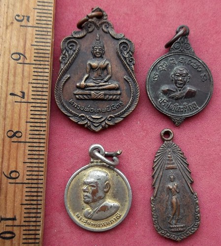 เคาะเดียวแดง เริ่ม 10 บาท กับ รวมพระพุทธ พระเกจิ ..AY285