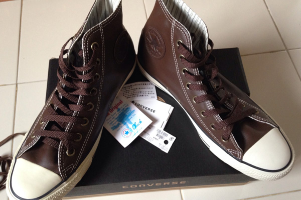 รองเท้าหนังแท้ Converse หุ้มข้อ มือ 1 สีน้ำตาลเข้ม (รองเท้าผู้ชาย) 