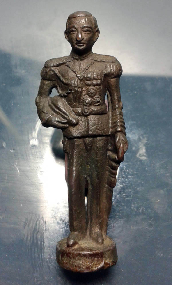 รูปหล่อกรมหลวงชุมพร ปี2519 พิมพ์ใหญ่ เนื้อตะกั่วลองพิมพ์ สภาพหิ้งเดิม ประสบการณ์สูงครับ