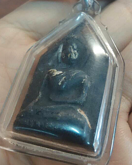 พระนางพญา 5 เหลี่ยม เนื้อดินหลังจาร ยุคแรก หลวงปู่คำพันธ์