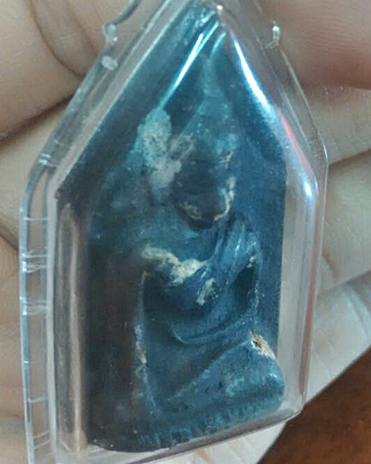 พระนางพญา 5 เหลี่ยม เนื้อดินหลังจาร ยุคแรก หลวงปู่คำพันธ์