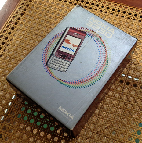 กล่องและคู่มือ NOKIA 3230 พร้อมแถมอุปกรณ์ที่ชาร์จ,หูฟัง
