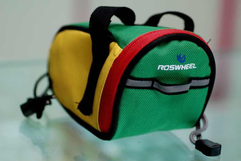 กระเป๋าเก็บของใต้เบาะจักรยาน ยี่ห้อ ROSWHEEL