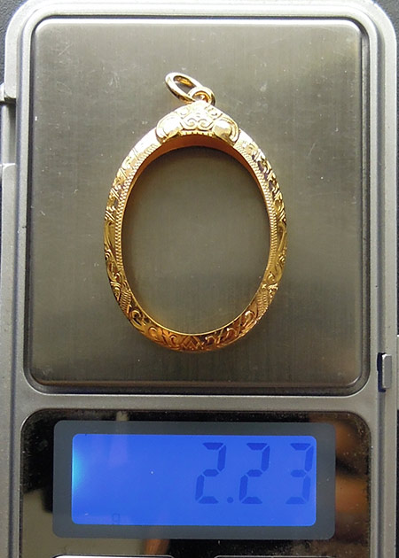 กรอบทอง ยกซุ้ม มือ1ใส่ พระผงดวงเศรษฐี หลวงปู่หมุน วัดบ้านจาน จ.ศรีสะเกษ น้ำหนัก2.23กรัม