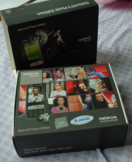 กล่องมือถือ NOKIA N73 music edition ของแท้ พร้อมคู่มือ,ชุดหูฟังและที่ชาร์จครับ