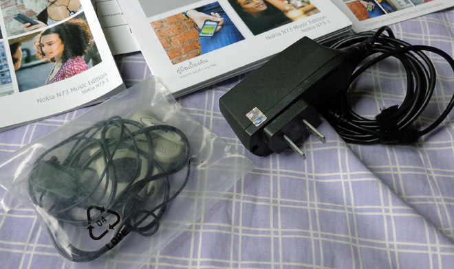 กล่องมือถือ NOKIA N73 music edition ของแท้ พร้อมคู่มือ,ชุดหูฟังและที่ชาร์จครับ