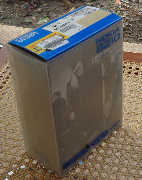 กล่องพร้อมอุปกรณ์ NOKIA 8210 รุ่นสุดคลาสสิค ของแท้