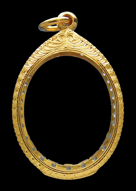 ตลับทองคำฝังเพชรรัสเซีย26เม็ด ยกซุ้มบน+ล่าง มือ1ใส่ เหรียญปรก8รอบ ปรกไตรมาส ห่วงเชื่อม ลป.ทิม18.11g