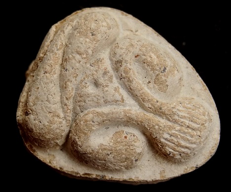 พระปิดตามหาเสน่ห์ หลังยันต์พุทโธ เนื้อเกสรเนื้อก้นครก 