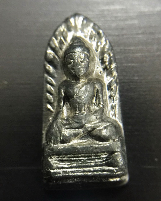 ปรกพระรอด (เนื้อตะกั่ว) ครูบาอิน อินโท วัดฟ้าหลั่ง (หายากสร้างน้อย)