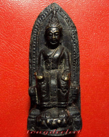 พระหลวงพ่อโต วัดบ้านเชี่ยน จ.ชัยนาท รุ่นแรก พิมพ์ใหญ่ สวยมากค่ะ