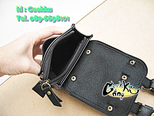 กระเป๋า เอาไว้ร้อยหูเข็มขัดใส่เหน็บเอวค่ะ 