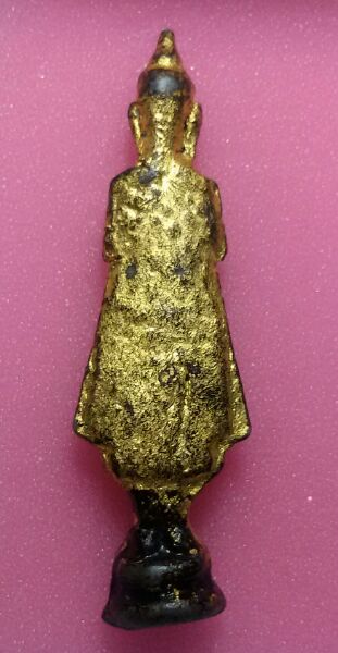 พระกรุวัดเลียบ ปางพนมมือ เนื้อชินเงิน รักทองเต็มองค์ มีหน้าตา ติดที่3 งานใหญ่ชลบุรี 26 เม.ย.2558ครับ