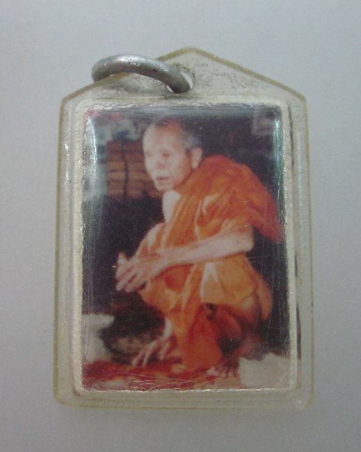 รูปหลวงพ่อคูณ ปริสุทโธ หลังยันต์