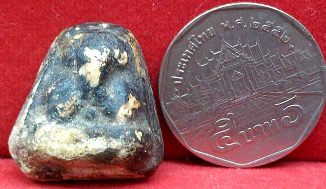 *ปิดตาอิติหลังแบบ ผงจุ่มรัก..ลป.เฮี้ยง วัดป่าฯ ชลบุรี*