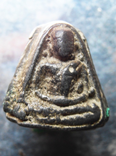 รูปหล่อหลวงพ่อเงินพิมพ์สามเกลอ เก่าๆสวยๆครับ