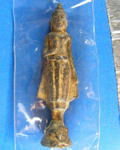 พระหล่อปางประทานพร  วัดเลียบ  กทม.