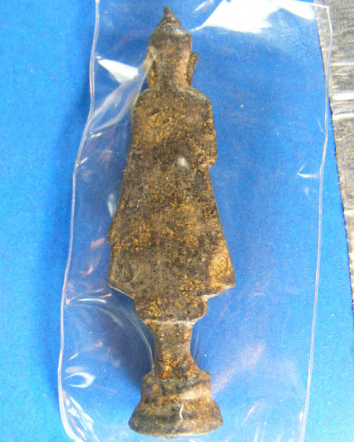 พระหล่อปางประทานพร  วัดเลียบ  กทม.