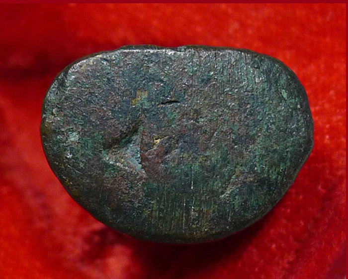 หลวงพ่อเงิน รุ่นปืนแตก  ปี28 พิมพ์เศียรโต โค๊ด นะ  หายาก เนื้อสวยจัดครับ