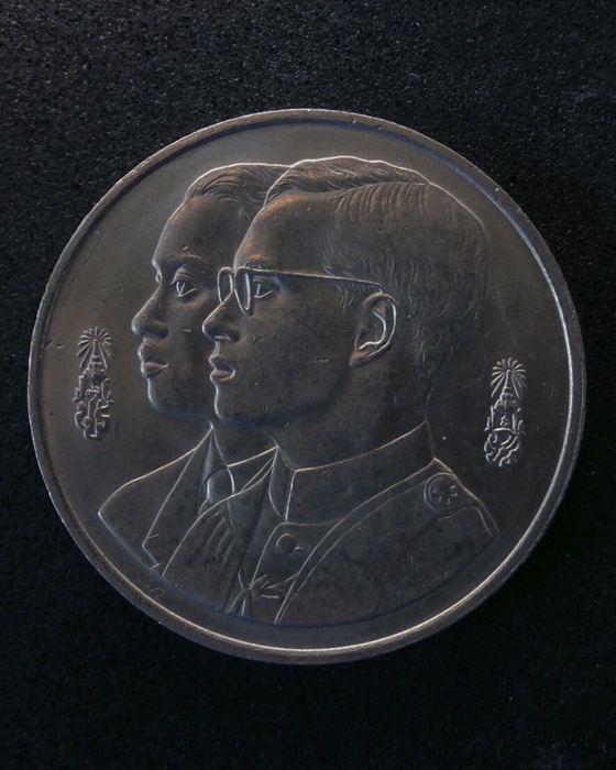 เหรียญกษาปณ์ที่ระลึก 60 ปี ธรรมศาสตร์ พ.ศ.2537