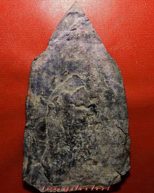 พระพิมพ์อู่ทองฐานผ้าทิพย์เนื้อตะกั่วสนิมแดง กรุวัดเทวสังฆาราม(วัดเหนือ) จ.กาญจนบุรี