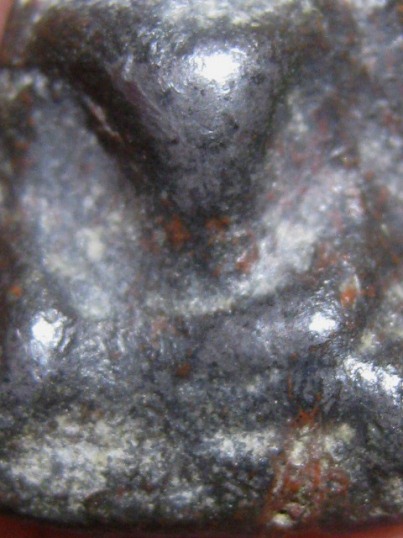 พระท่ากระดานน้อย กรุศาลเจ้า เนื้อตะกั่วสนิมแดง จ.ราชบุรี ปีกกว้าง พอสวย 