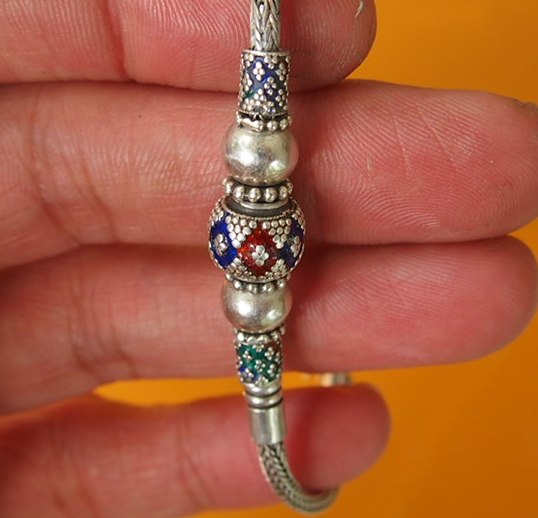 ้สร้อยข้อมือเงินลงยา สวยๆ ขนาดความยาว 7 นิ้ว